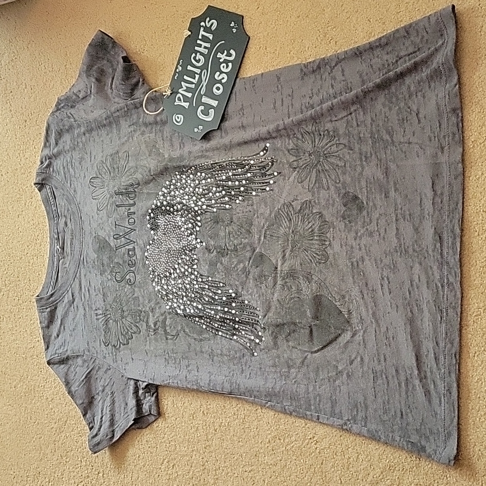 Sea World Embellished Graphic T-Shirt JR XL Short Sleeve Wings Heart Floral